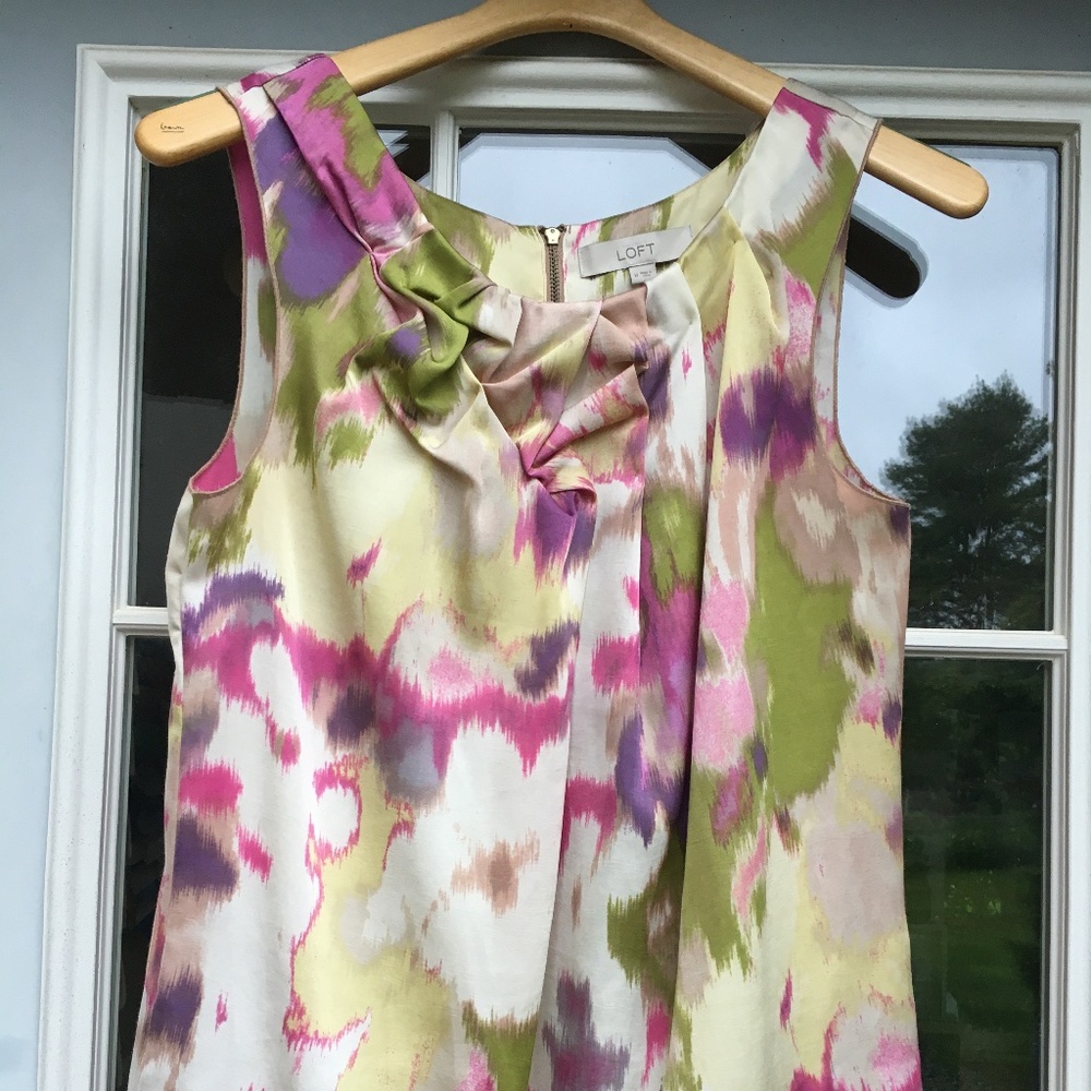 LOFT sleeveless watercolor top sz M